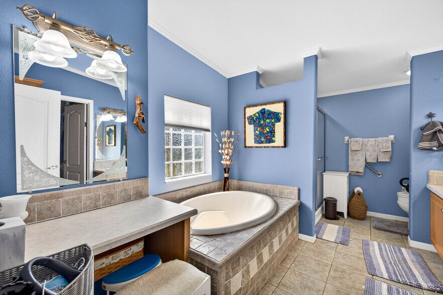 More Photos Of 3308 24th Ave SE, Ruskin Specialty For Sale