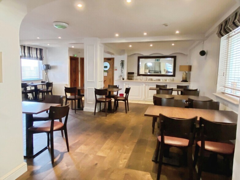 More Photos Of 144-150 Caversham Rd, Reading Hotel For Sale