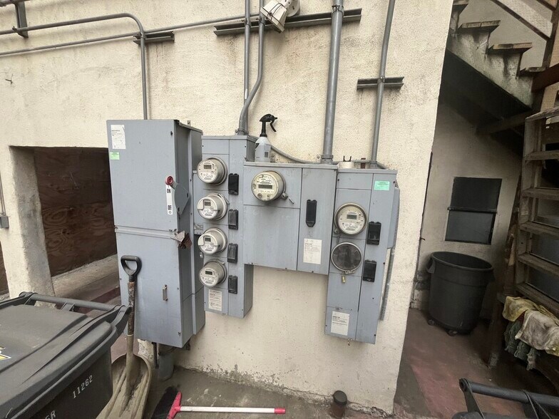 More Photos Of 610 14th St, Oakland Apartments For Sale