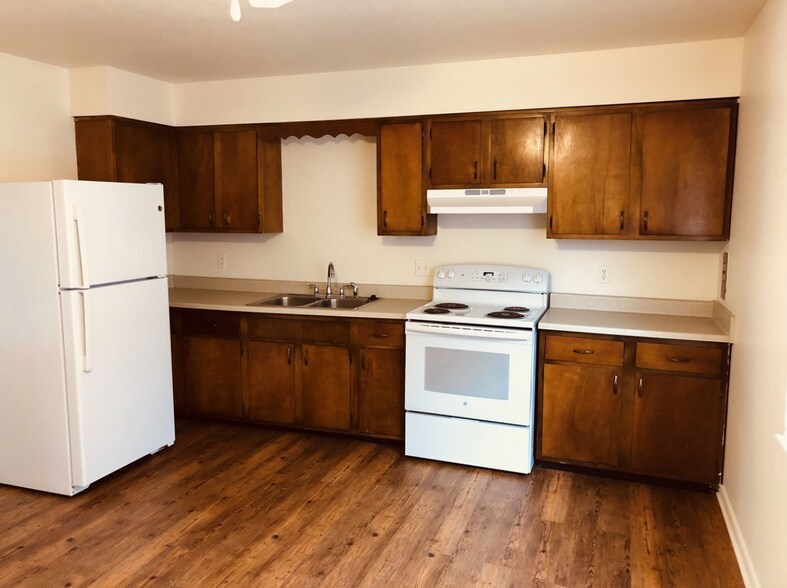 More Photos Of 2628 Lindsay Ave, Louisville Multifamily For Sale