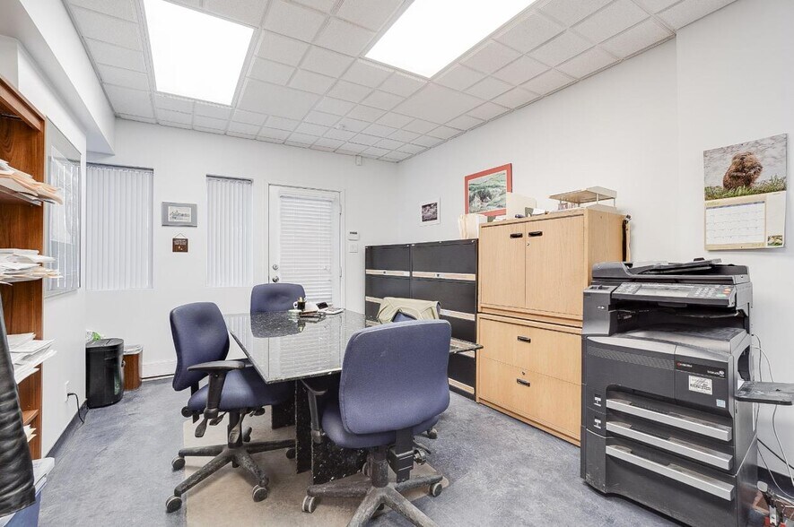 More Photos Of 5101-5111 Rue De Salaberry, Montréal Storefront Retail Office For Sale
