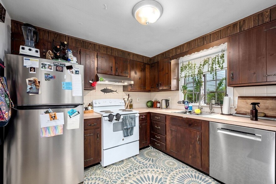 More Photos Of 53 School St, Hyannis Apartments For Sale