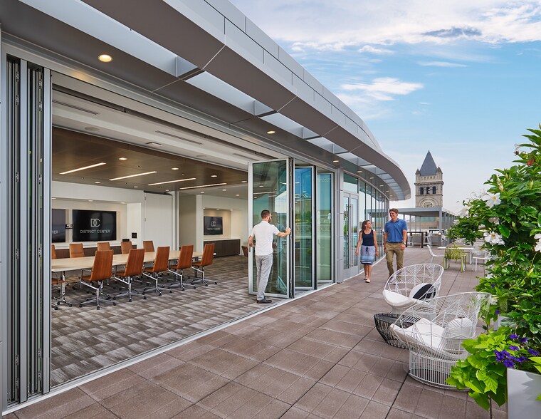 More Photos Of 555 12th St NW, Washington Office For Lease