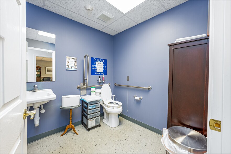 More Photos Of 5 Durham Rd, Guilford Medical For Sale