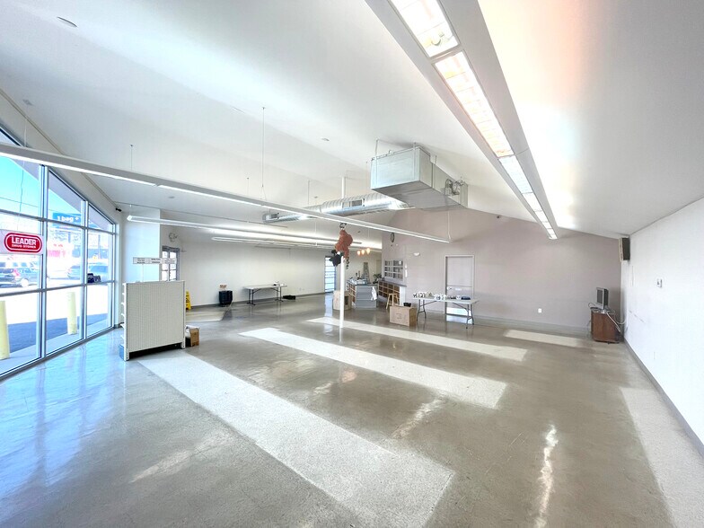 More Photos Of 6336 Leetsdale Dr, Denver Freestanding For Sale