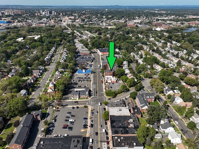 More Photos Of 585 Cedar Ln, Teaneck Fast Food For Lease