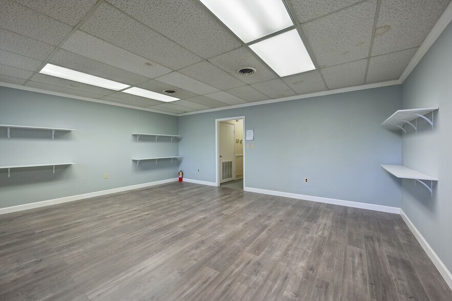 More Photos Of 9650 Santiago Rd, Columbia Medical For Sale
