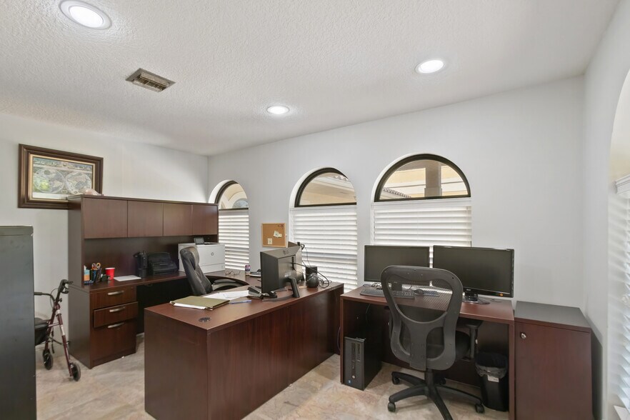 More Photos Of 6971 N Federal Hwy, Boca Raton Medical For Lease