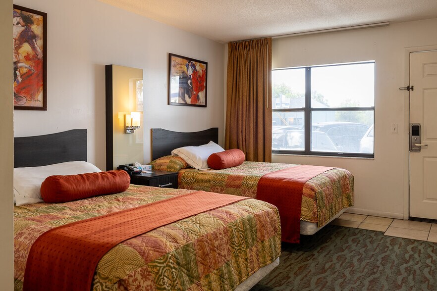 More Photos Of 2150 N Ponce de Leon Blvd, Saint Augustine Hotel For Sale