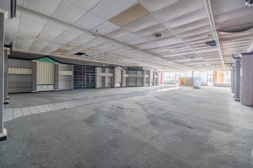 More Photos Of 718 N 12th St, Murray General Retail For Lease