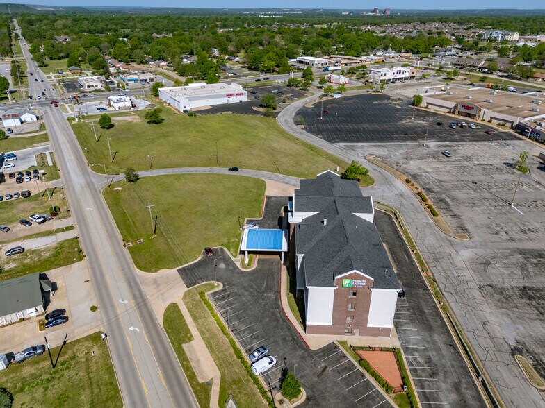 More Photos Of Price Rd & SE Washington Blvd, Bartlesville Land For Sale