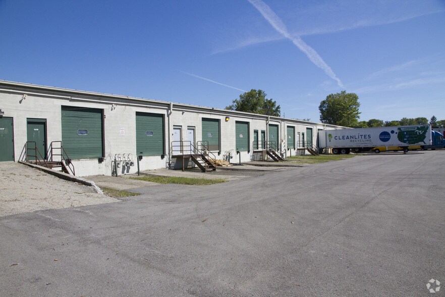 More Photos Of 181 N Hamilton Rd, Columbus Warehouse For Lease