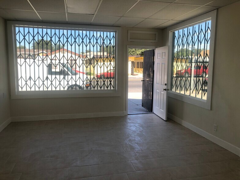 More Photos Of 9300-9302 California Ave, South Gate Storefront Retail Office For Lease