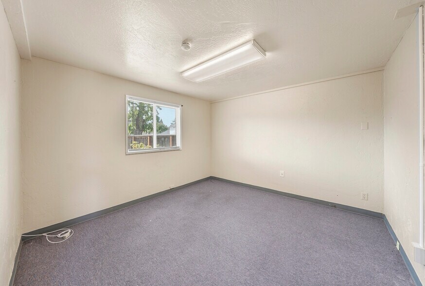 More Photos Of 143 S Main St, Phoenix Office For Sale