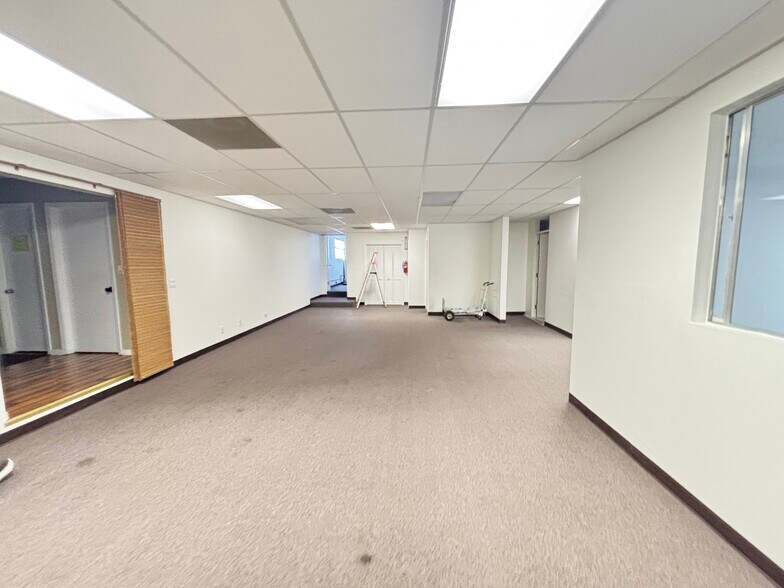 More Photos Of 836-852 Stanton Rd, Burlingame Warehouse For Lease