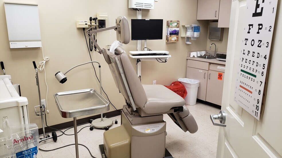 More Photos Of 120 S Mountain St, Cherryville Medical For Lease