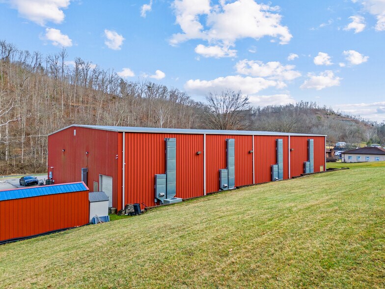 More Photos Of 591 Merritts Creek Rd, Huntington Sports And Entertainment For Sale