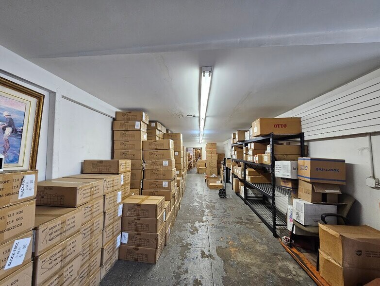 More Photos Of 1201 S Los Angeles St, Los Angeles Warehouse For Lease