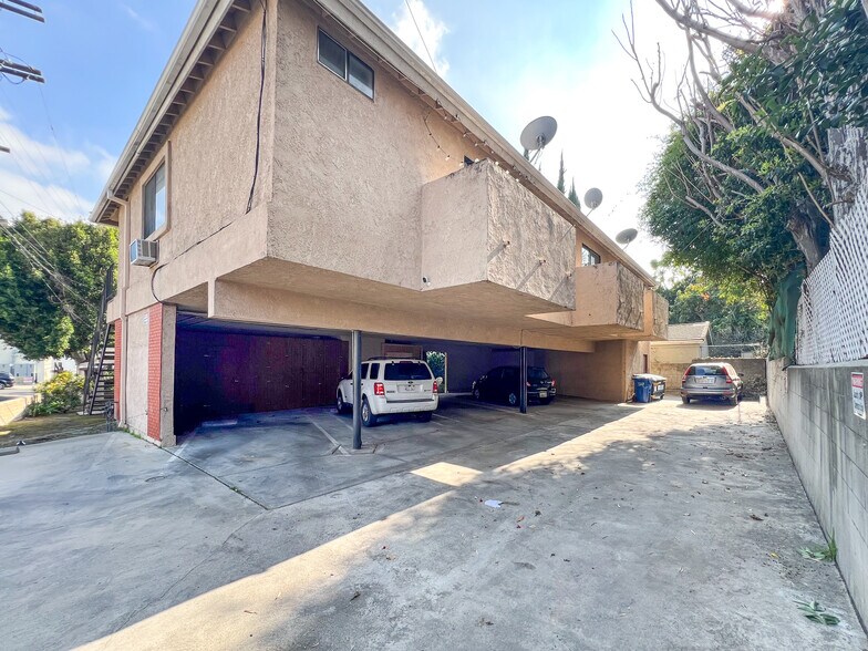 More Photos Of 4189 Greenbush Ave, Sherman Oaks Multifamily For Sale