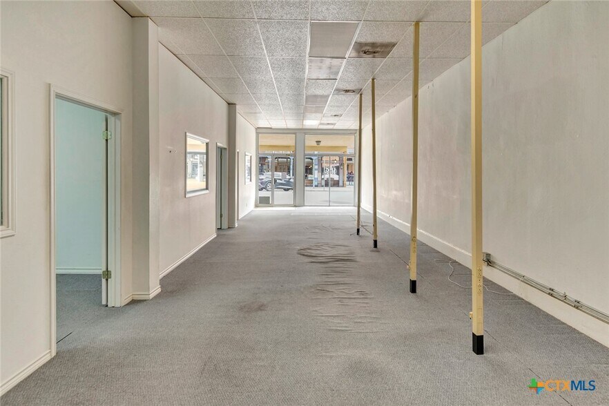 More Photos Of 119 E Main St, Cuero General Retail For Sale