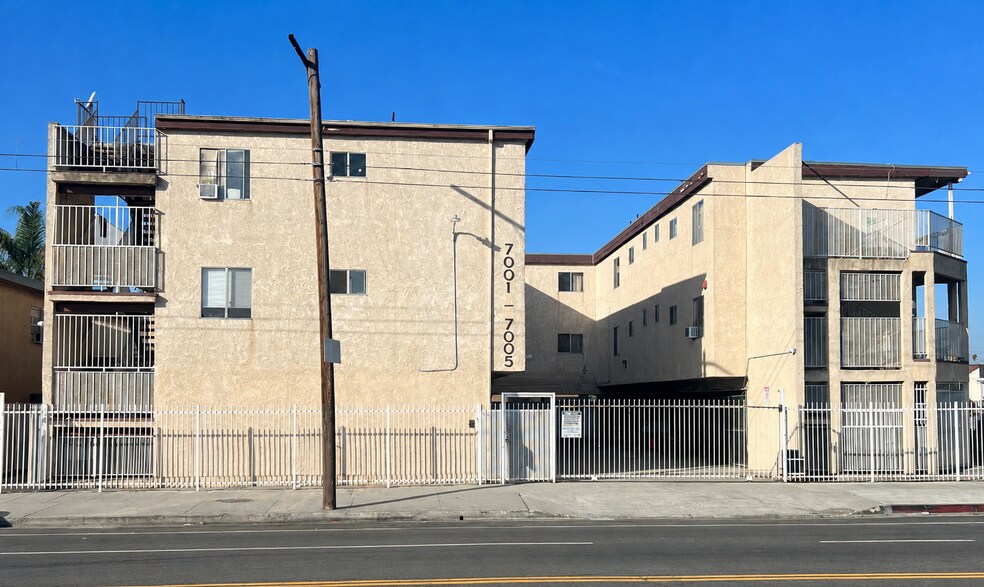 Primary Photo Of 7001-7005 S Main St, Los Angeles Apartments For Sale