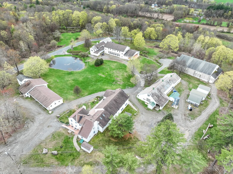 More Photos Of 154 S Mountain Rd, Northfield Schools For Sale