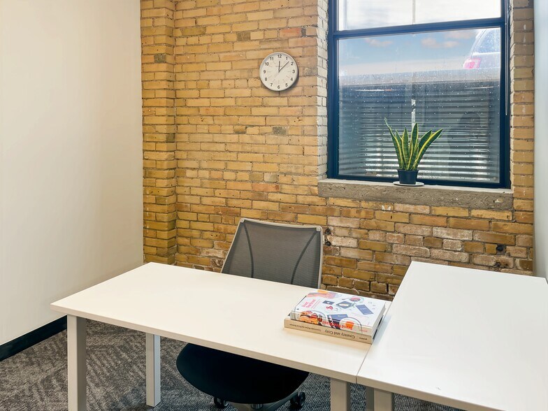 More Photos Of 30 Powerhouse St, Toronto Coworking Space
