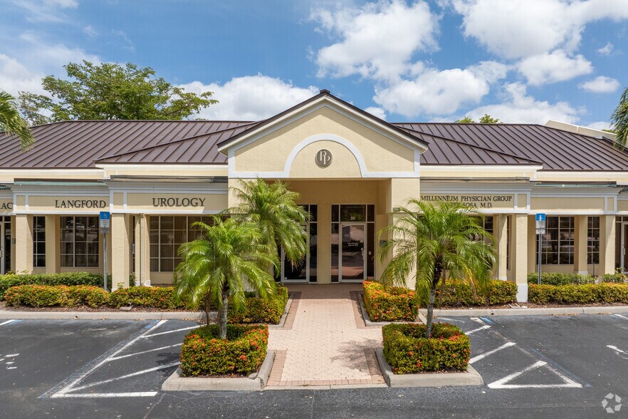 More Photos Of 9400-9420 Gladiolus Dr, Fort Myers Medical For Lease