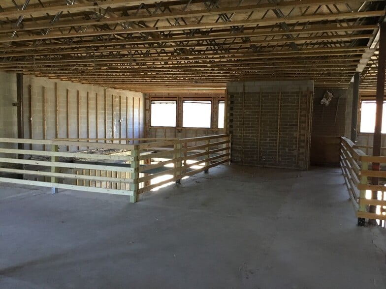 More Photos Of 209 N Hale St, Wheaton Loft Creative Space For Sale