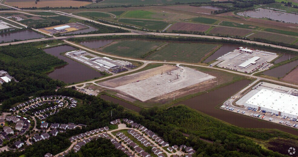 More Photos Of 5000 Premier Pkwy, Saint Peters Distribution For Lease