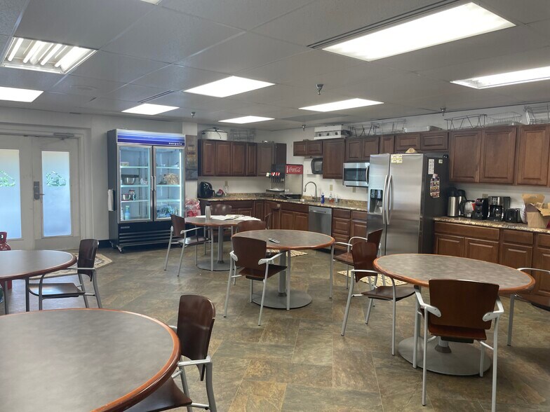 More Photos Of 12181 Prichard Farm Rd, Maryland Heights Office For Sale