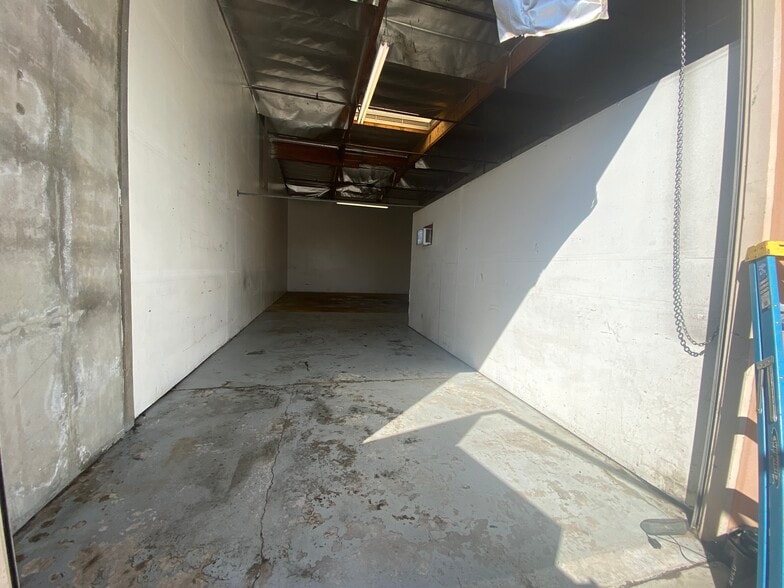 More Photos Of 43214 Black Deer Loop, Temecula Service For Lease