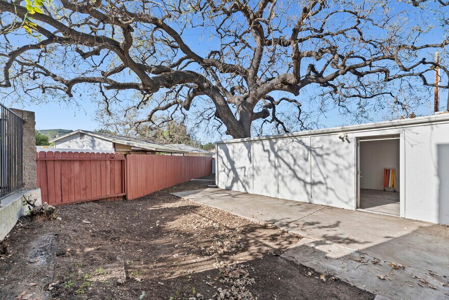 More Photos Of 2974 E Thousand Oaks Blvd, Thousand Oaks Storefront For Lease