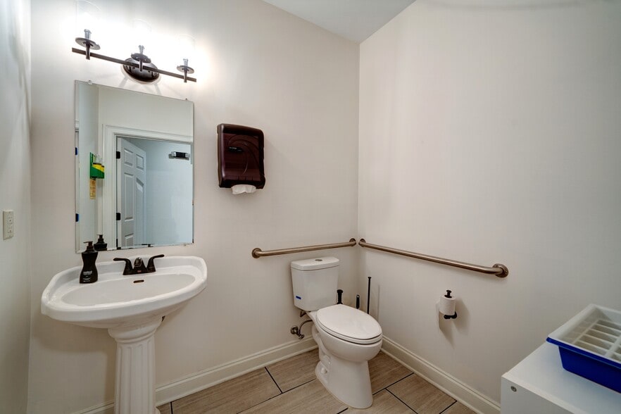 More Photos Of 401-413 Creekstone Rdg, Woodstock Office Residential For Sale