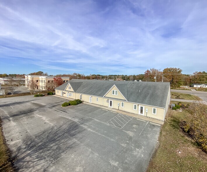 More Photos Of 111 Currituck Commercial Dr, Moyock Office For Sale