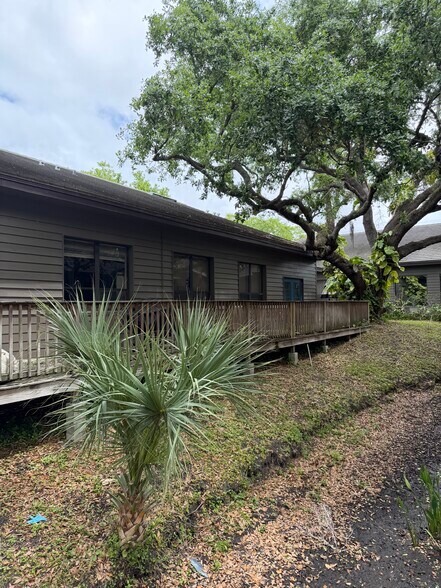 More Photos Of 28469 US Highway 19 N, Clearwater Office For Sale