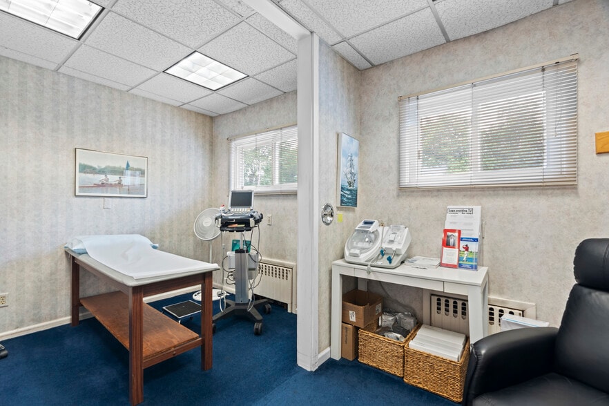 More Photos Of 1481 Chapel St, New Haven Office For Sale