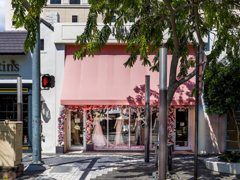 Primary Photo Of 245-247 Miracle Mile, Coral Gables Storefront Retail Office For Lease
