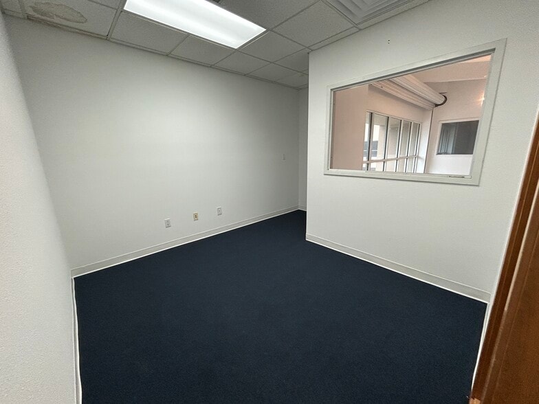 More Photos Of 20101-20161 NE 16th Pl, Miami Loft Creative Space For Sale