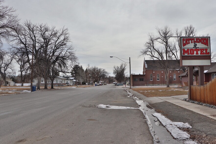 More Photos Of 450 Montana Ave, Lovell Storefront Retail Office For Sale