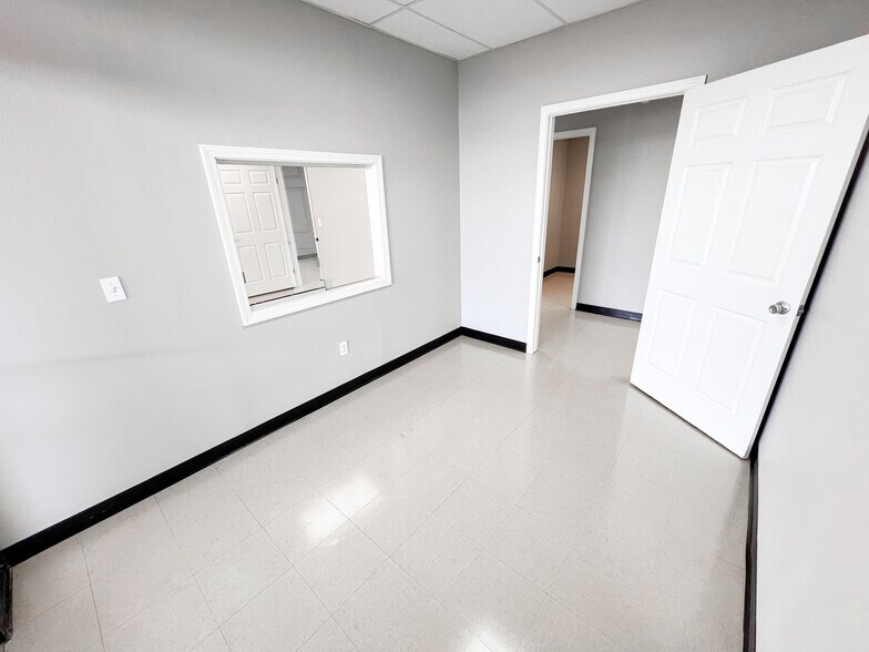 More Photos Of 8511 W Interstate 20, Midland Warehouse For Lease