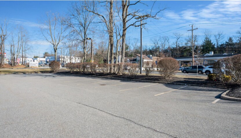 More Photos Of 325 E Main St, Smithtown Medical For Lease