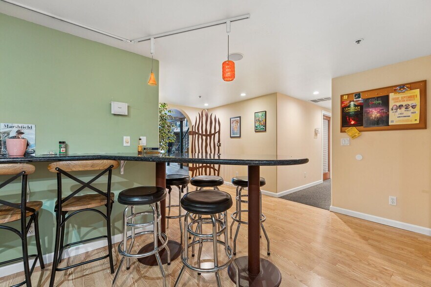More Photos Of 825-829 27th Ave, Oakland Manufacturing For Sale