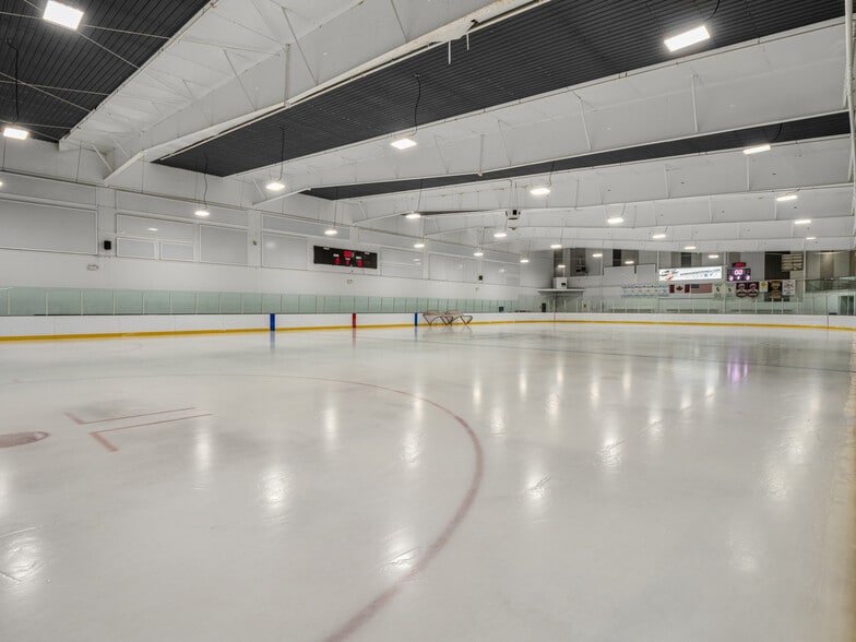 More Photos Of 3400 Grand Marais Rd E, Windsor Sports And Entertainment For Sale