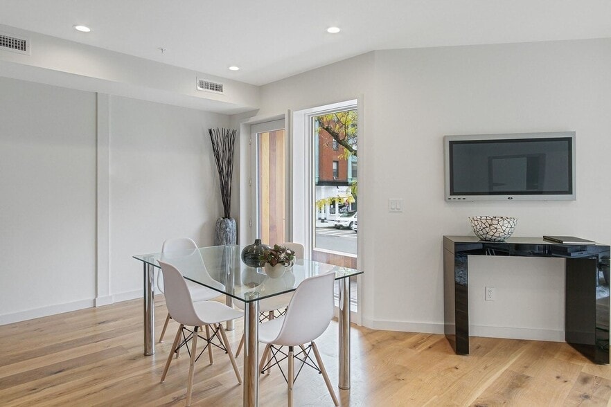 More Photos Of 362 W Broadway, South Boston Apartments For Sale