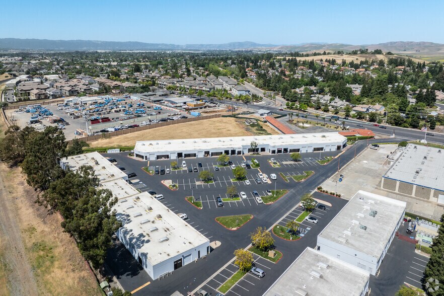 More Photos Of 3985 1st St, Livermore Warehouse For Lease
