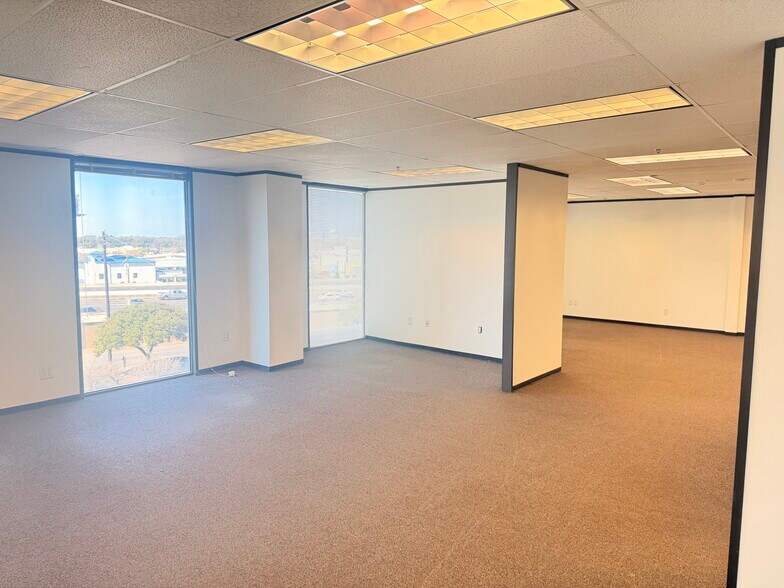 More Photos Of 8313 Southwest Fwy, Houston Unknown For Lease