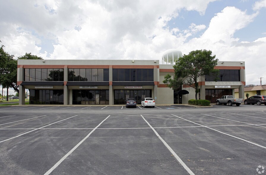 More Photos Of 2101 Lockhill Selma Rd, San Antonio Loft Creative Space For Lease