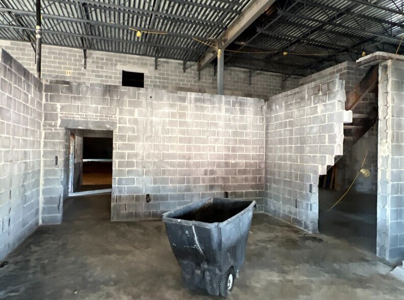 More Photos Of 100 S West St, Charles Town Auto Dealership For Sale