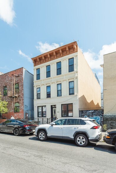 More Photos Of 352 Palmetto St, Brooklyn Multifamily For Sale